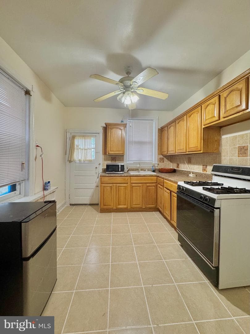 312 Lindley Avenue photo 5