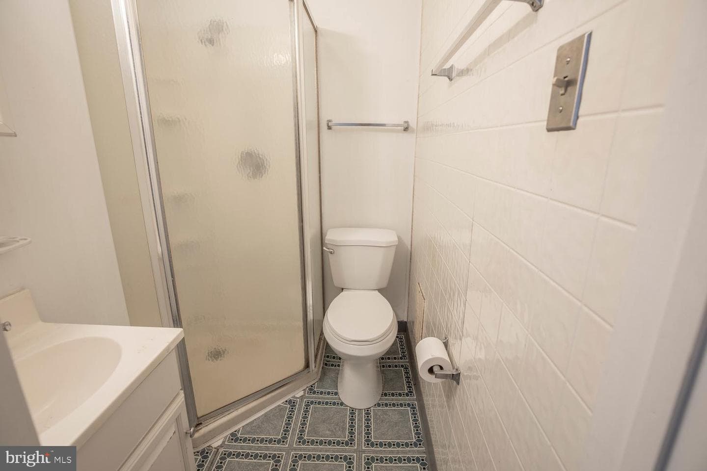 417 Krams Avenue photo 18