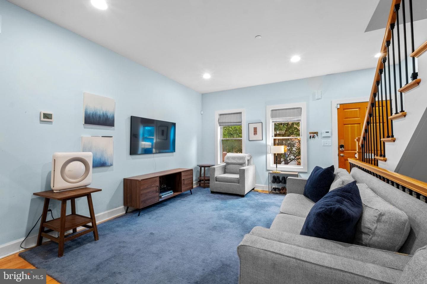 2136 Carpenter Street photo 5