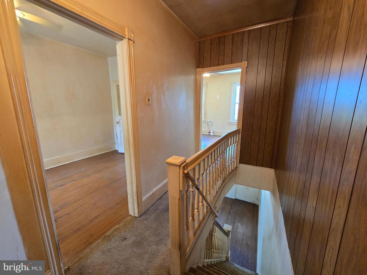 562 Martin Street photo 14