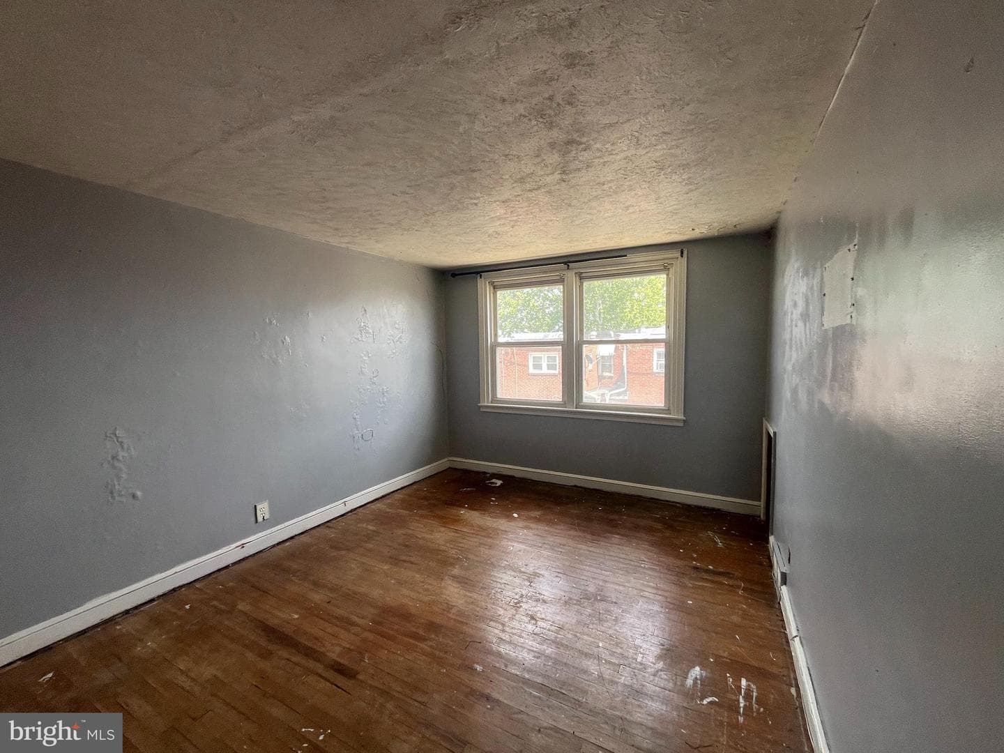 1412 E Sharpnack Street photo 8