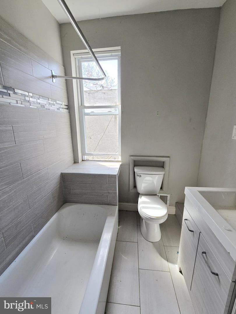 1721 N Lecount Street photo 9