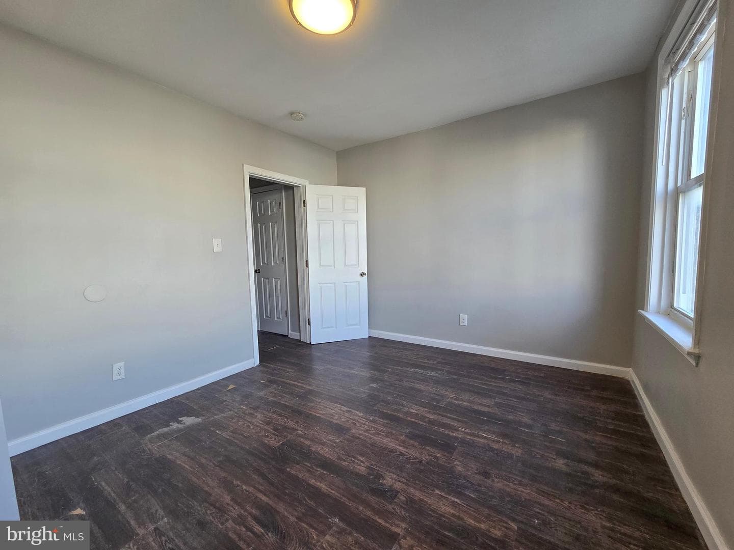 2260 E Cambria Street photo 13