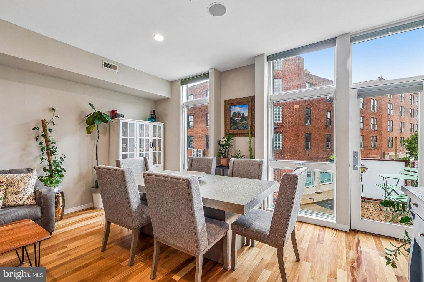 151 W Laurel Street #a photo 11
