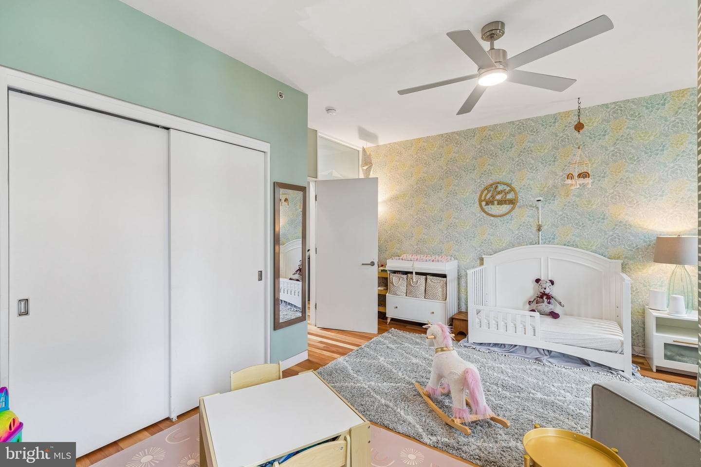 151 W Laurel Street #a photo 28