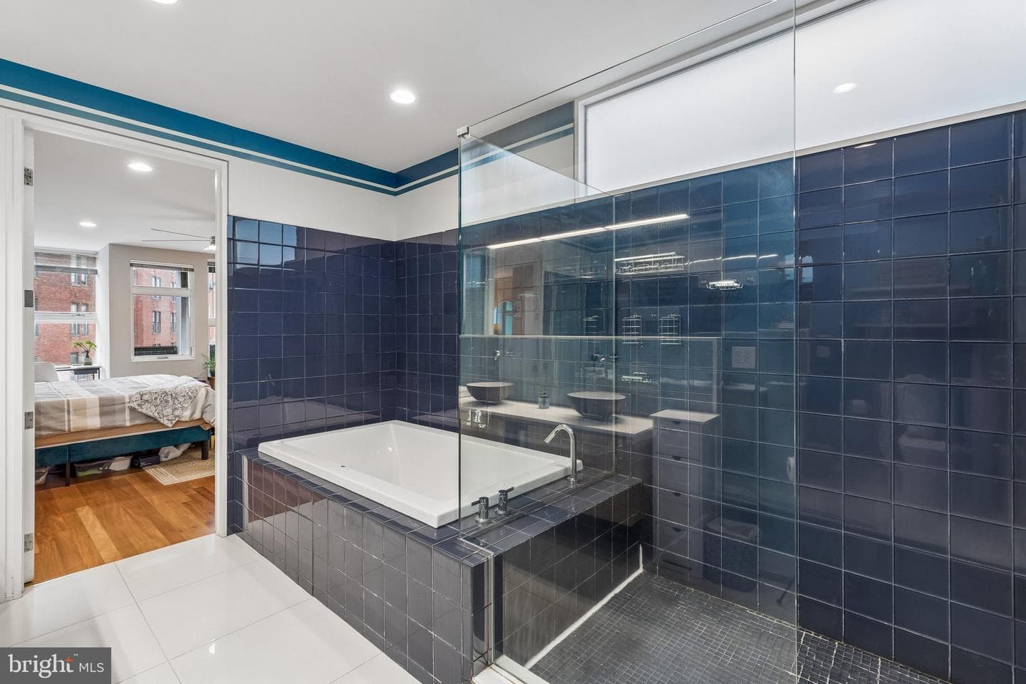 151 W Laurel Street #a photo 39
