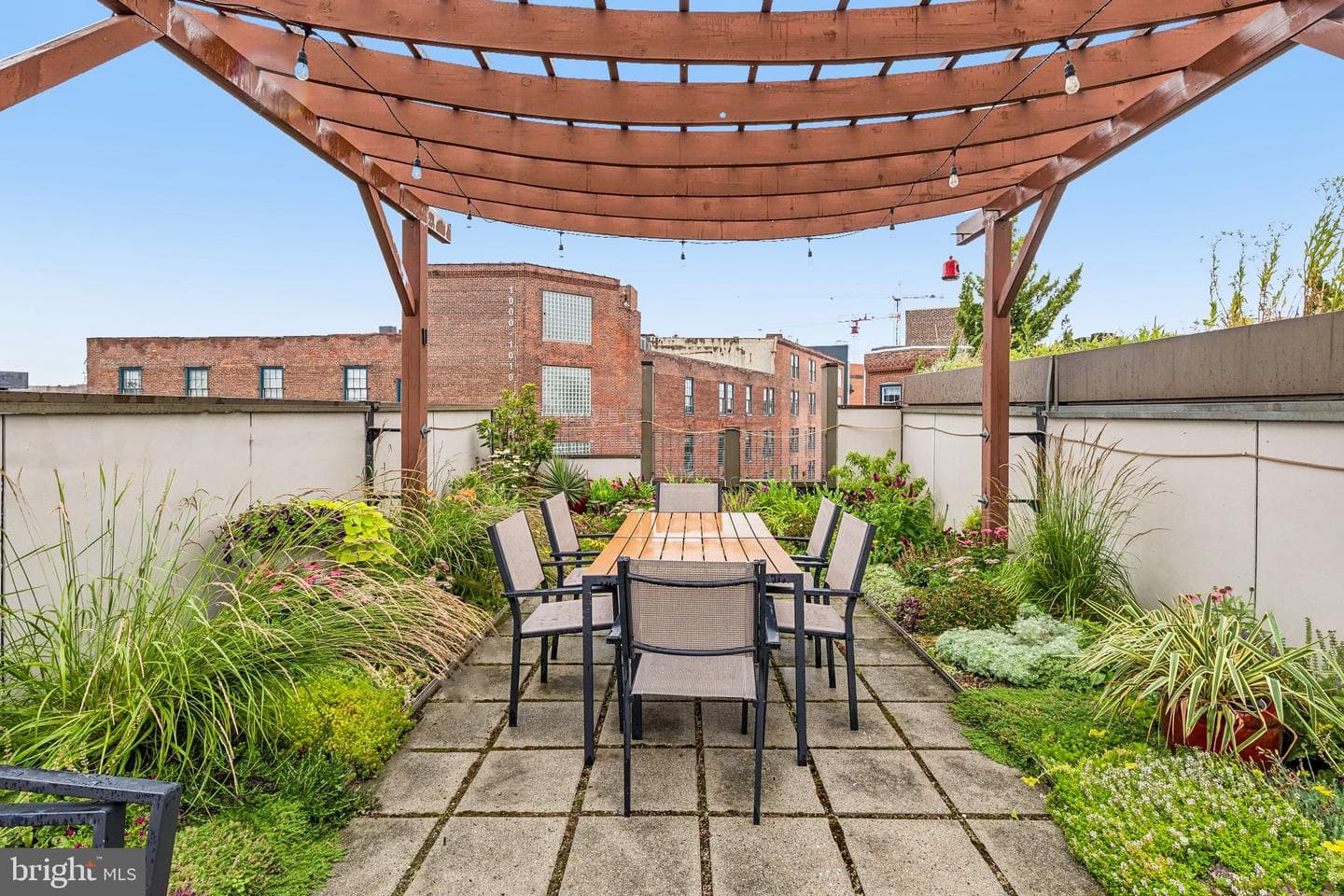 151 W Laurel Street #a photo 42