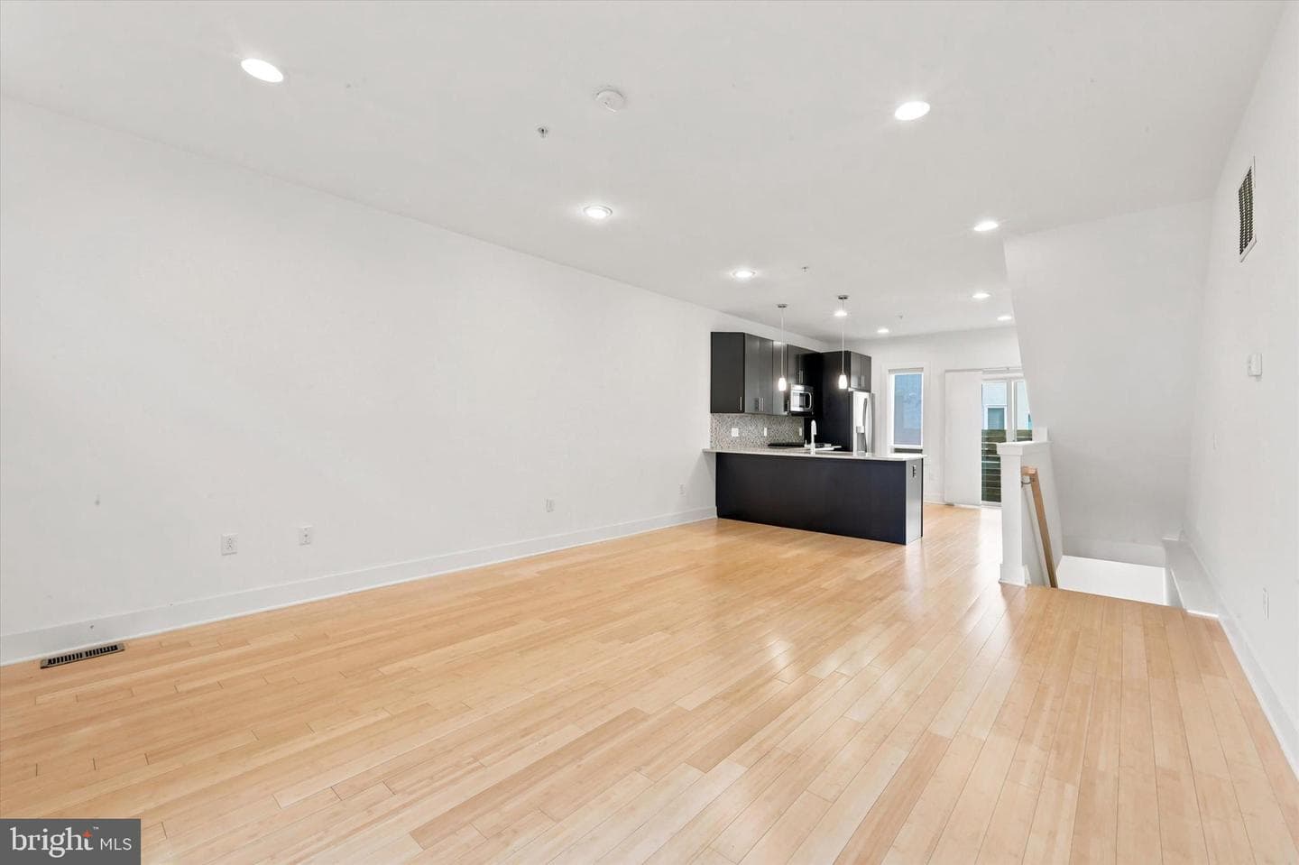 2544 Salmon Street photo 5
