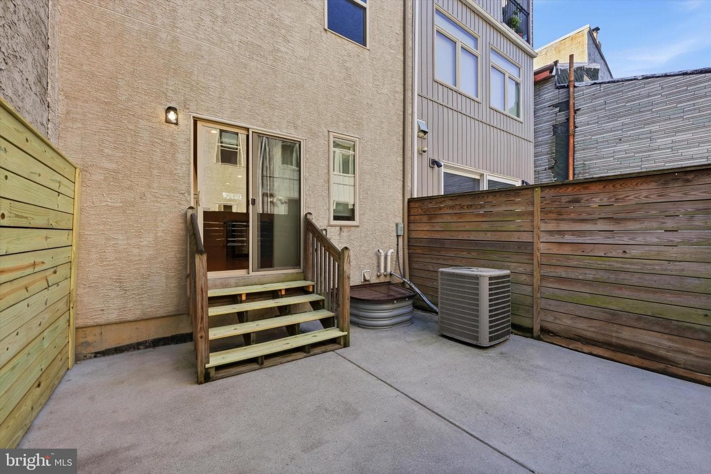 2544 Salmon Street photo 9
