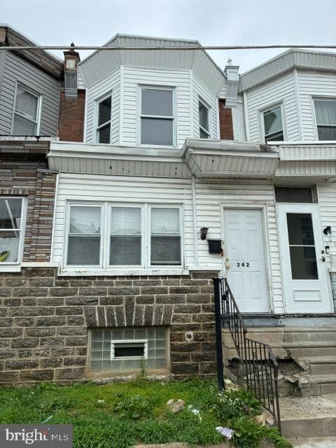242 W Albanus Street
