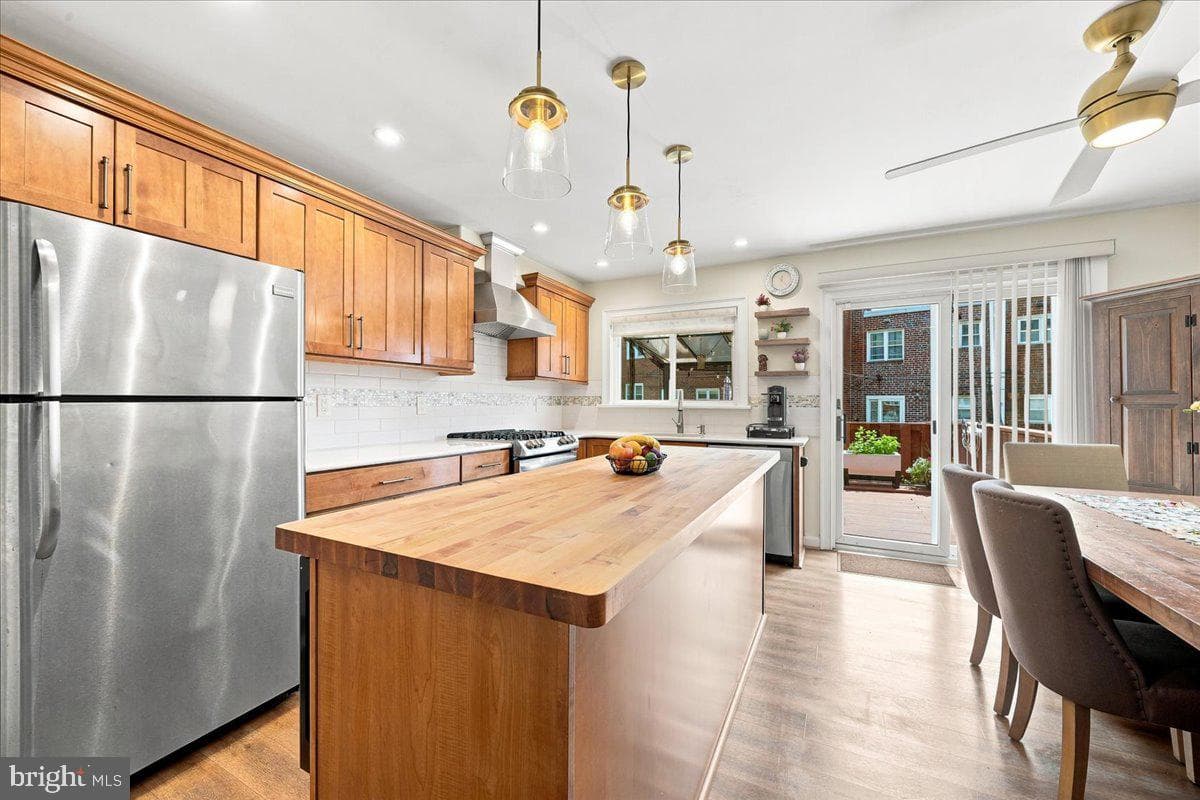 3610 Gypsy Lane photo 9