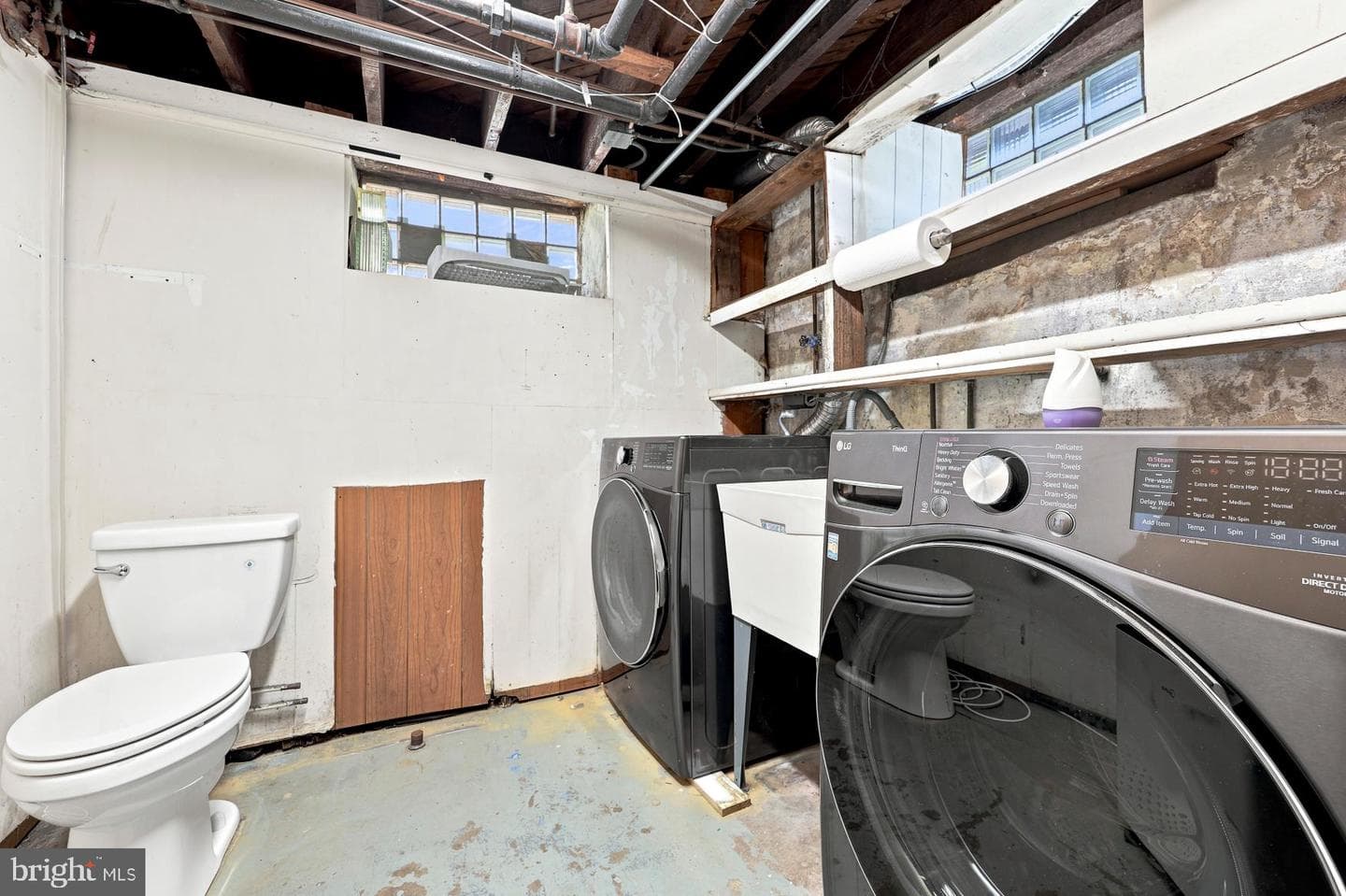 140 Overhill Avenue photo 22