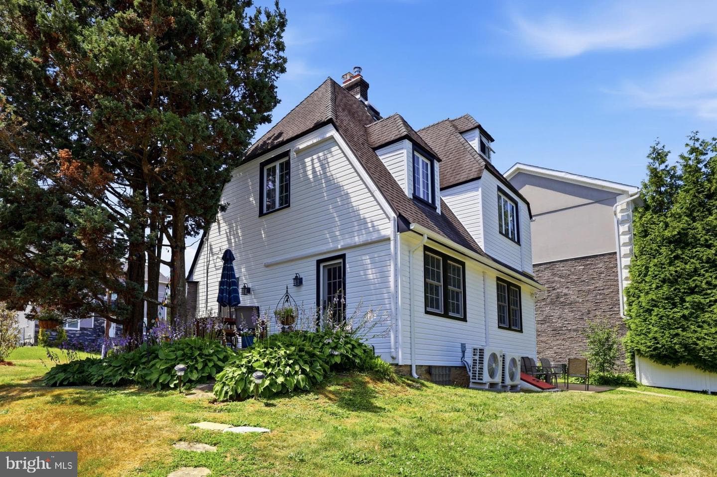 140 Overhill Avenue photo 3