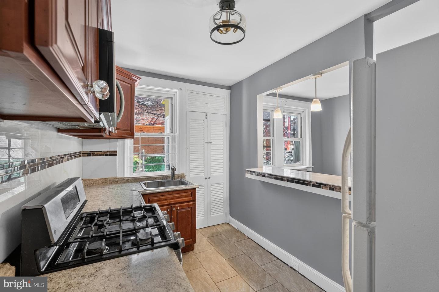 403 W Annsbury Street photo 16