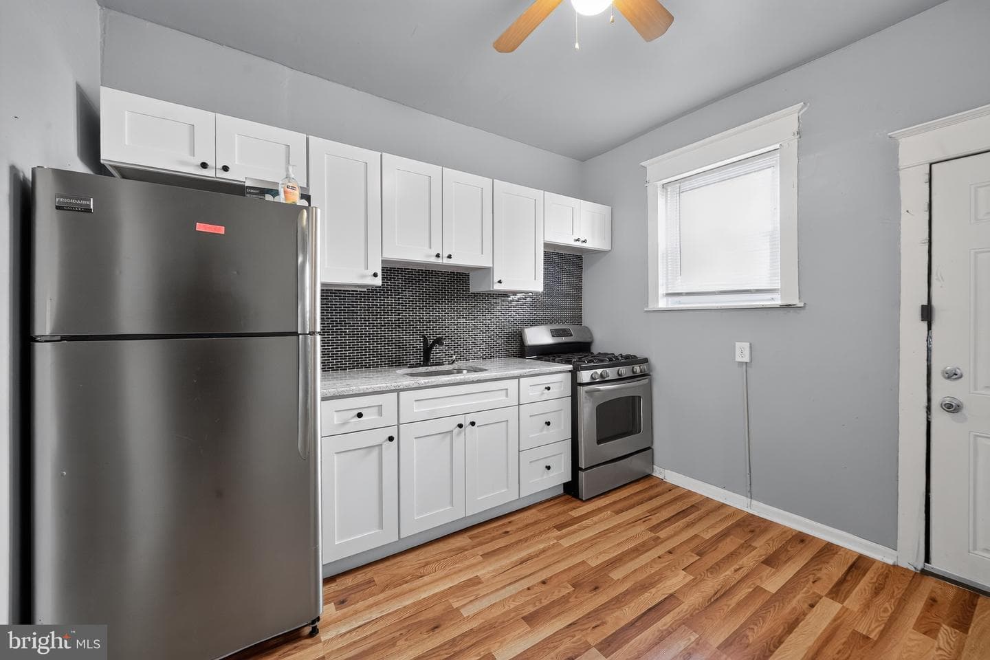 2220 S Croskey Street photo 10