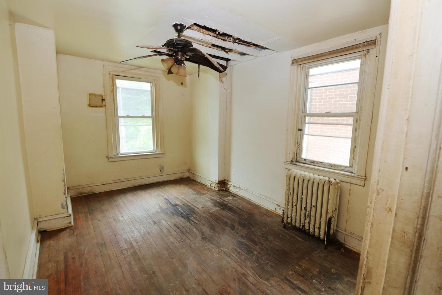 406 W Grange Avenue photo 13