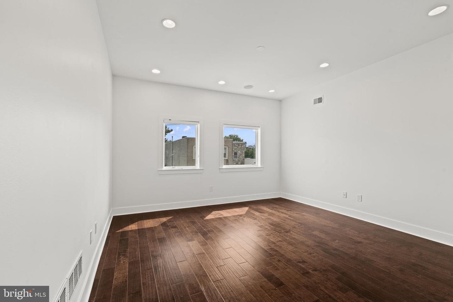 1220 Crease Street photo 22
