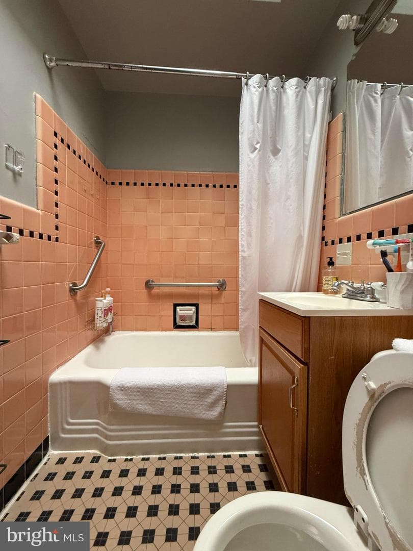 6239 Montague photo 12