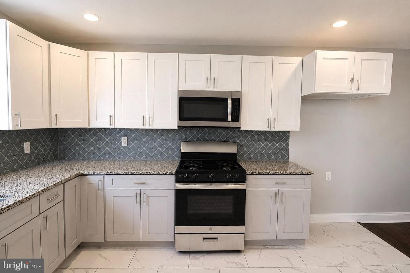 866 Anchor Street photo 16