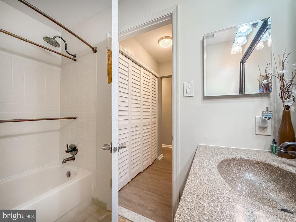 72105 Delaire Landing Road photo 17