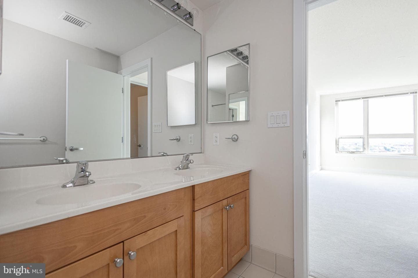 717 S Chris Columbus Boulevard #1509 photo 20