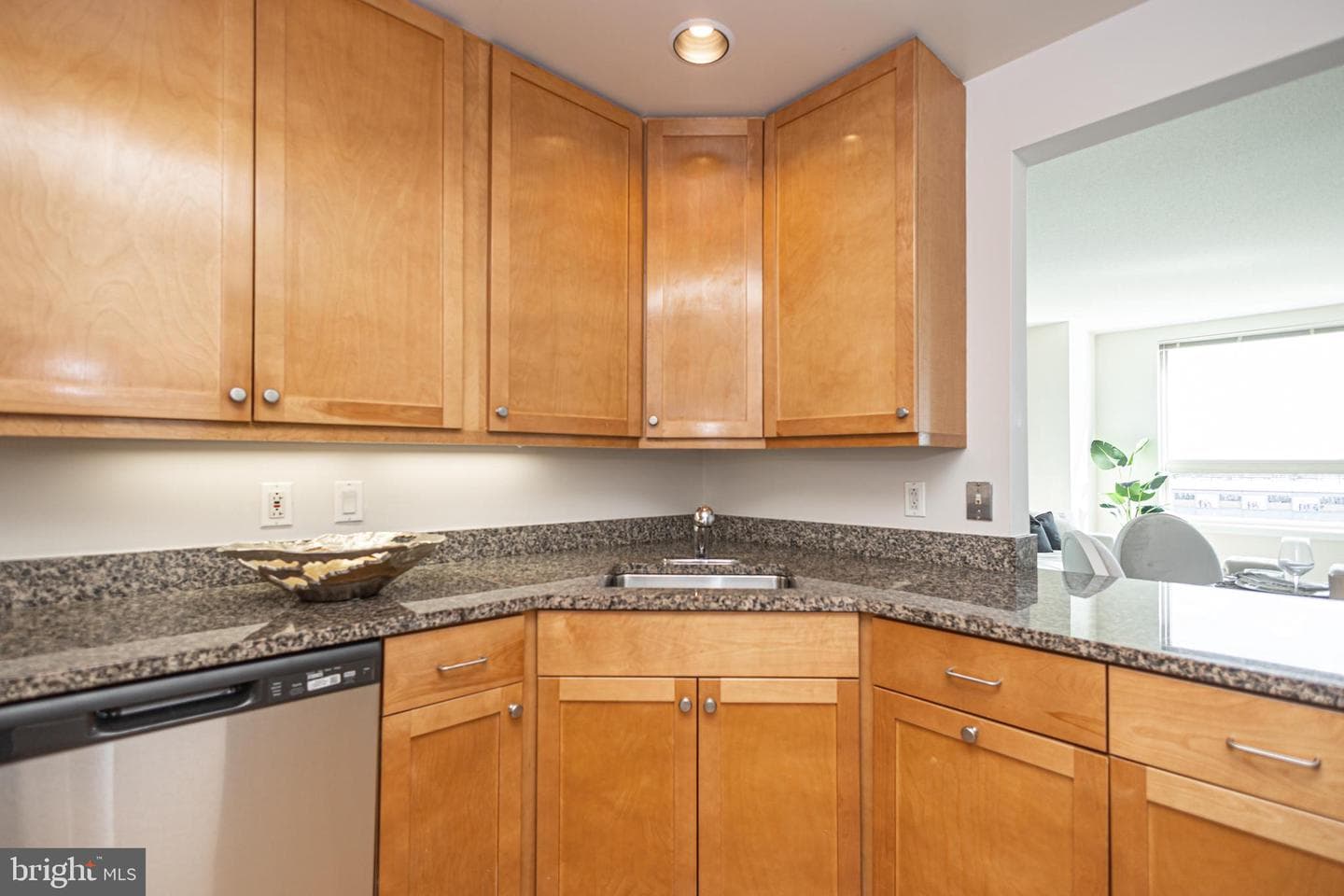 717 S Chris Columbus Boulevard #811 photo 13