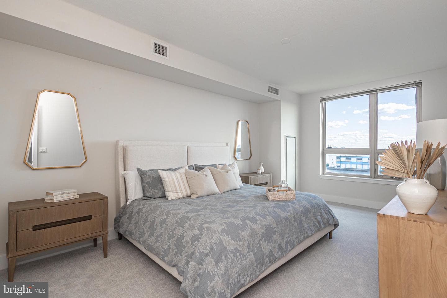 717 S Chris Columbus Boulevard #811 photo 24
