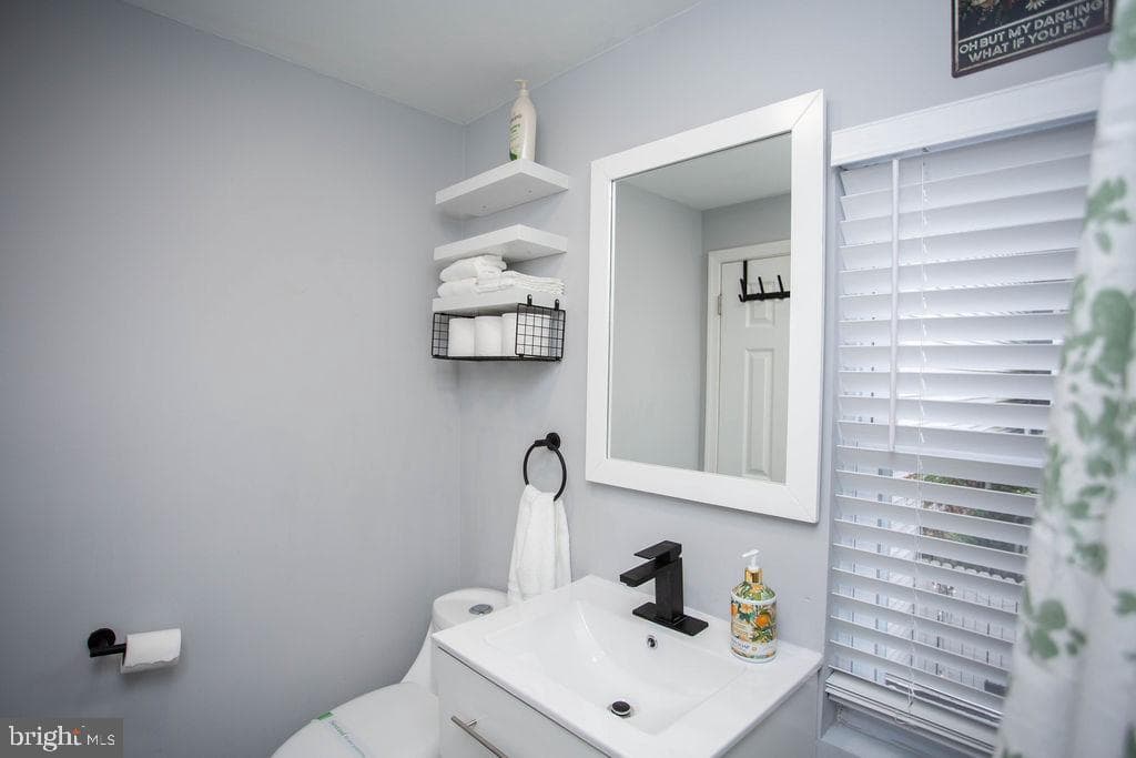 1128 O'neil Street photo 24