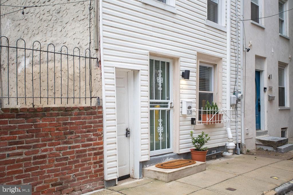 1128 O'neil Street photo 3