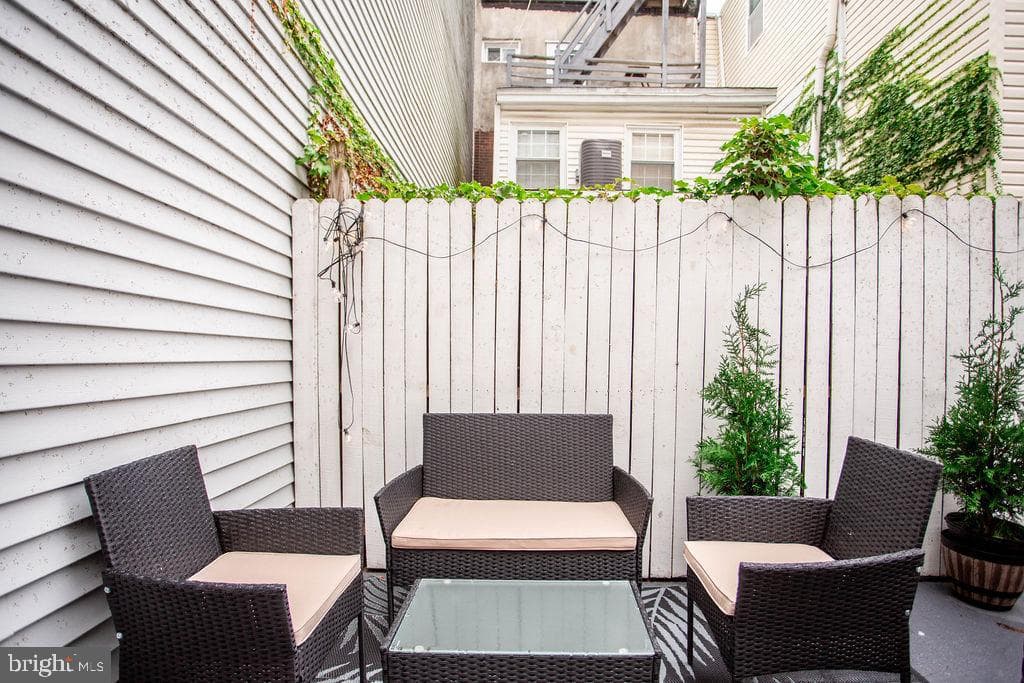 1128 O'neil Street photo 32