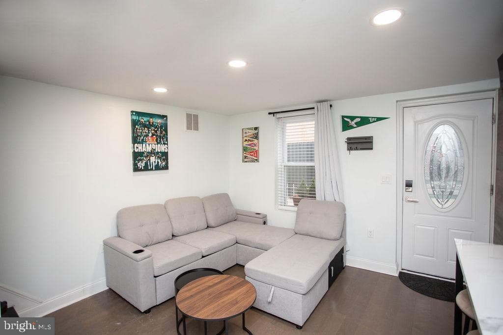 1128 O'neil Street photo 5