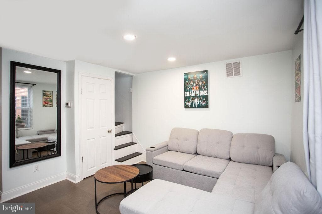 1128 O'neil Street photo 6