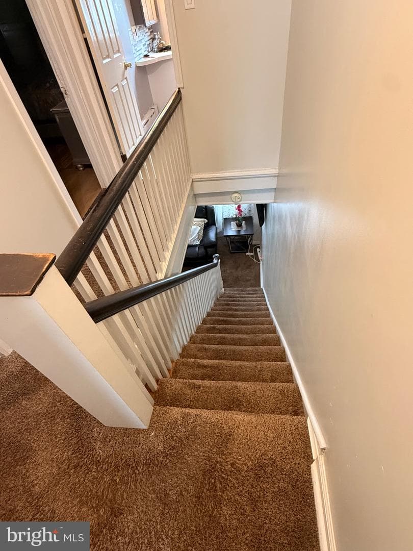 436 Robbins Street photo 5