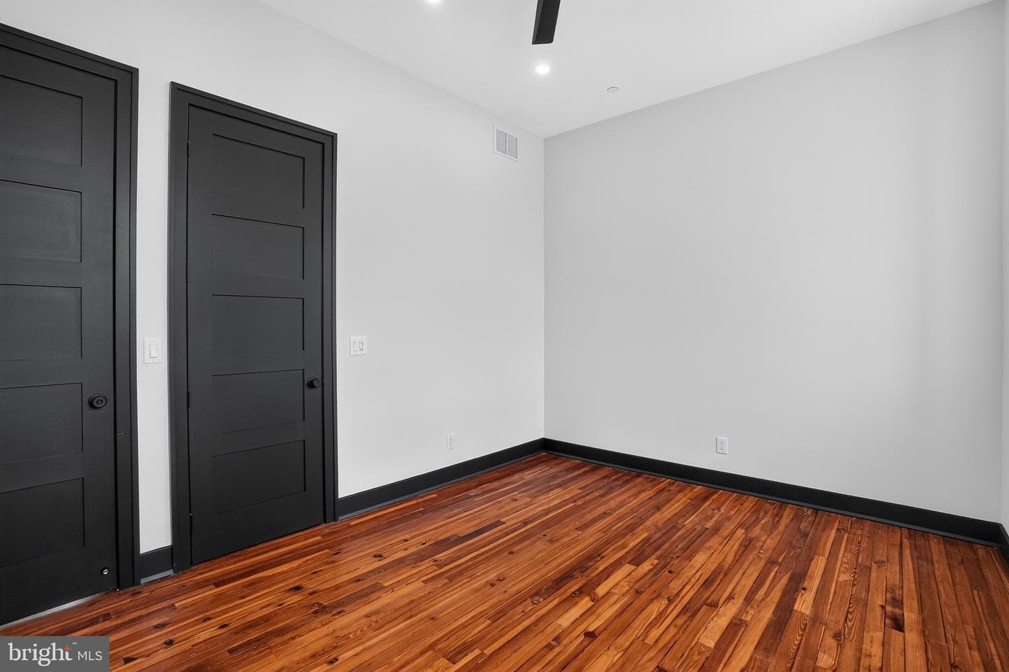 2619-21 Emerald Street photo 25