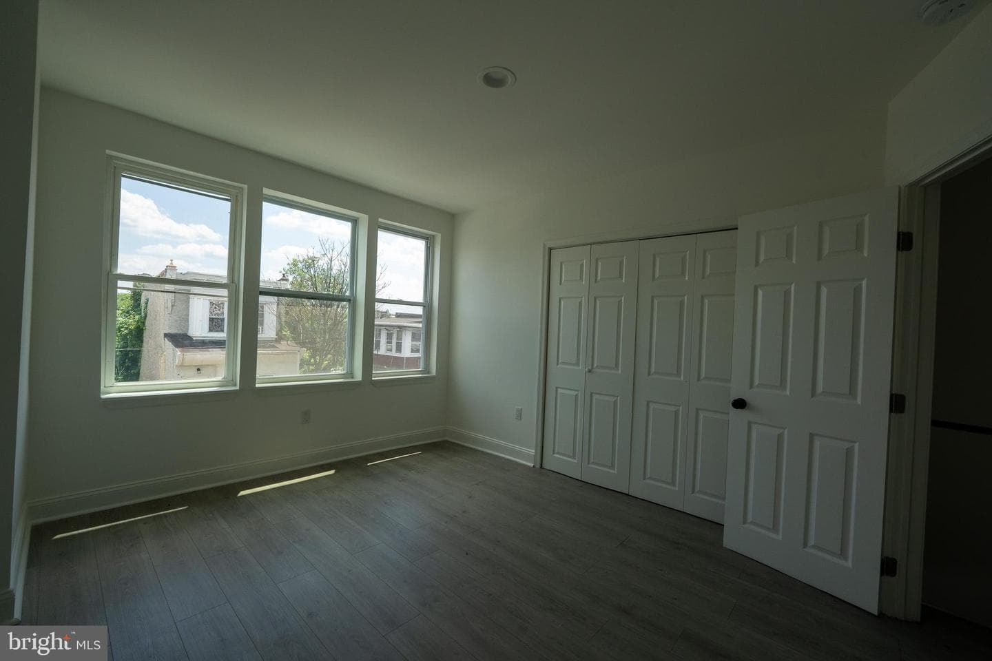 5333 Malcolm St photo 9