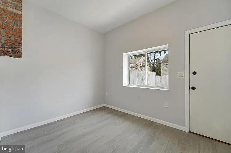 2349 N Park Avenue photo 8
