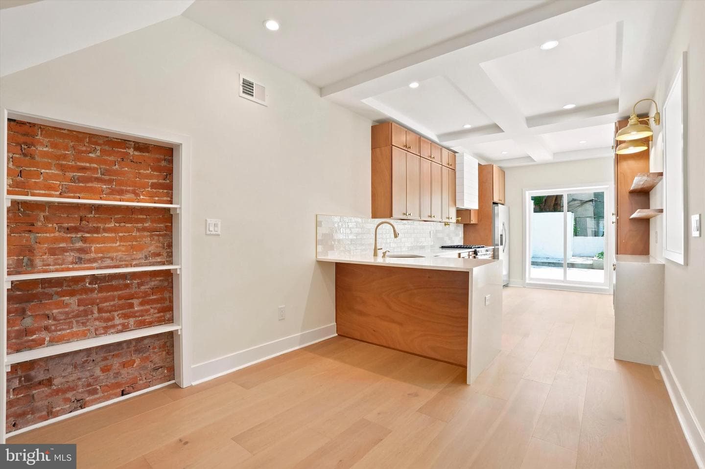 729 Wharton Street photo 9