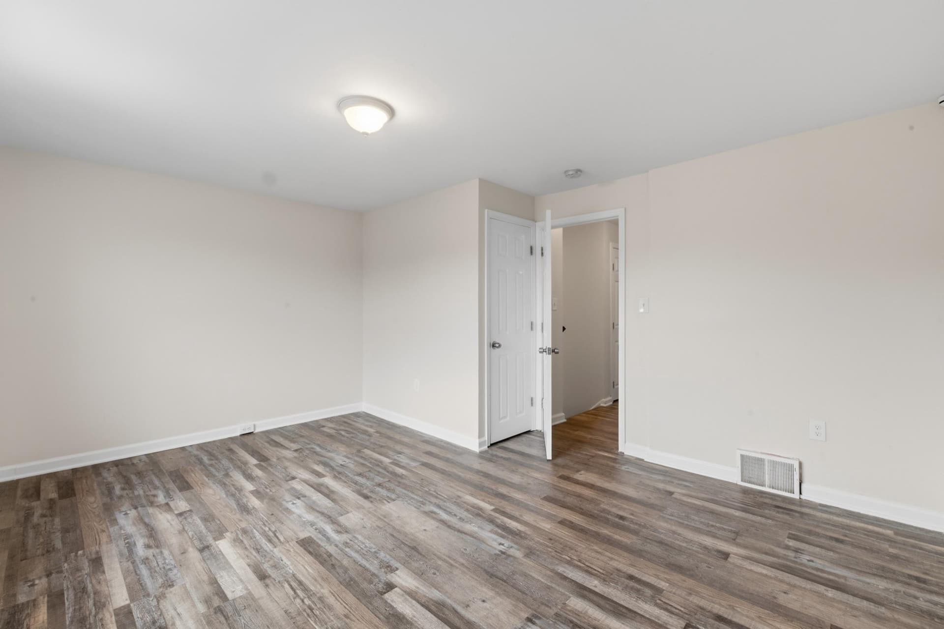 4993 Pennway Street photo 10