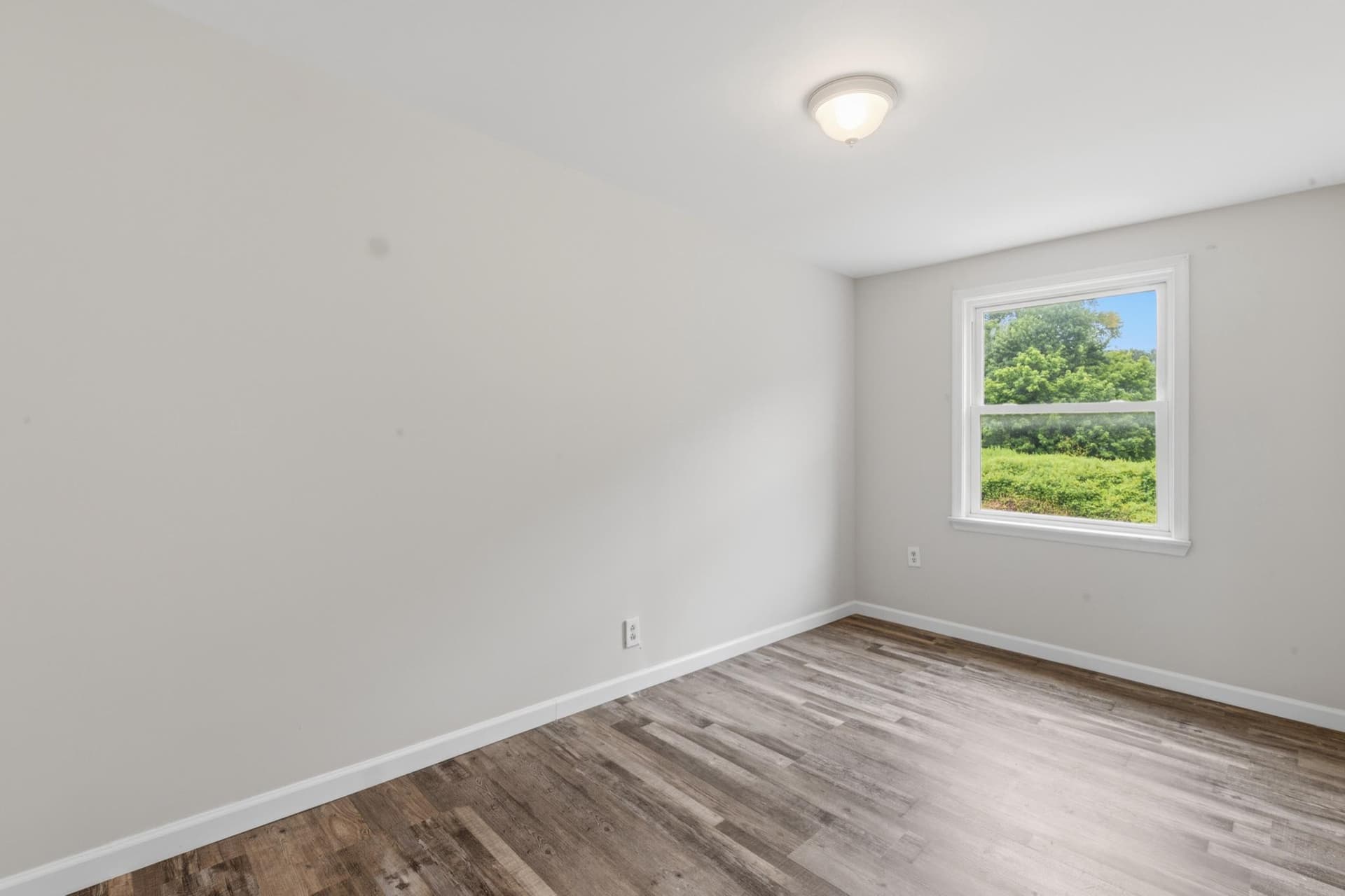 4993 Pennway Street photo 4