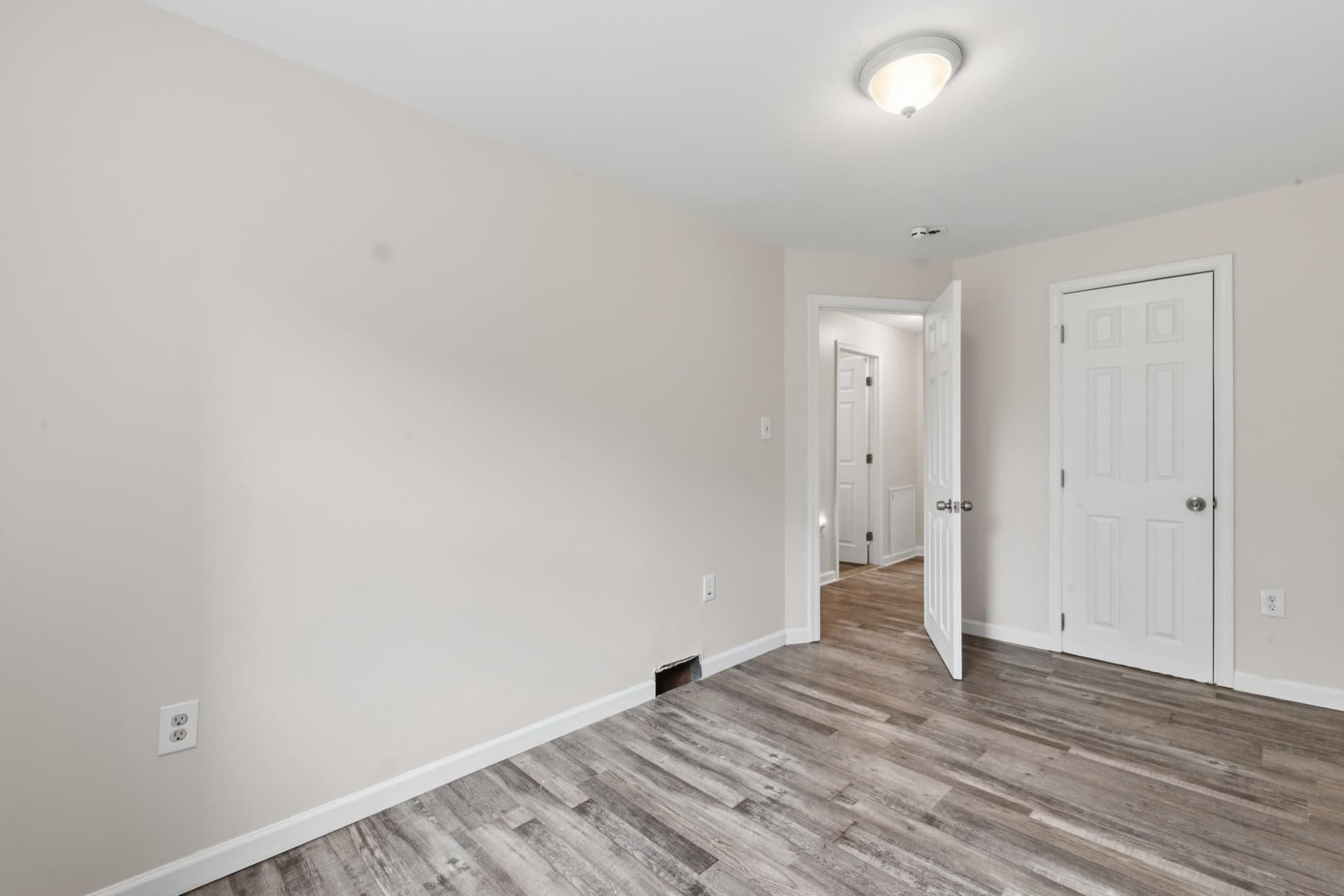 4993 Pennway Street photo 9
