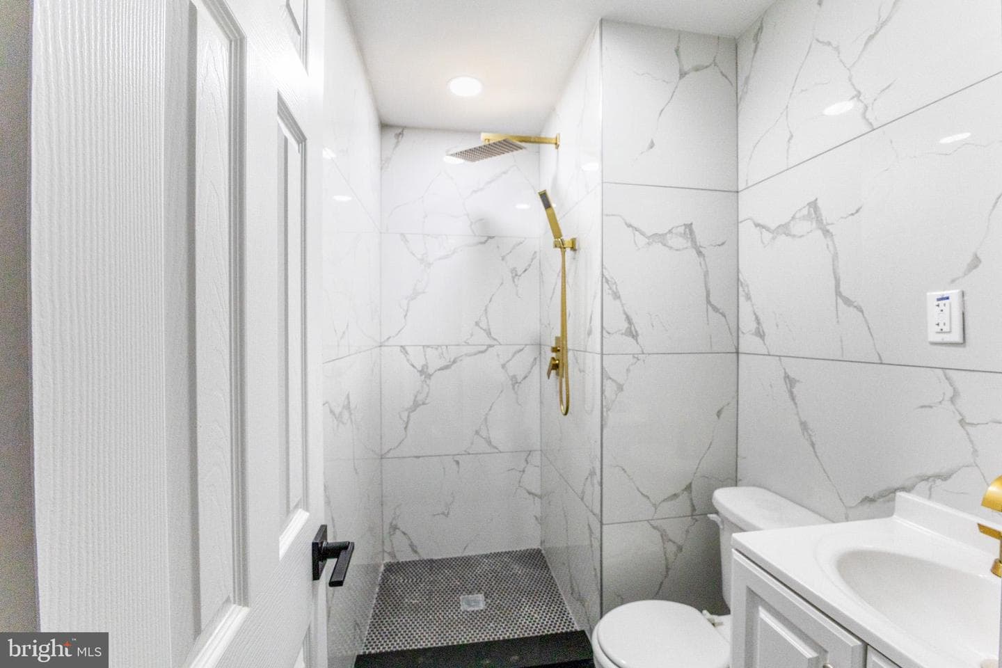 2846 N Garnet Street photo 6