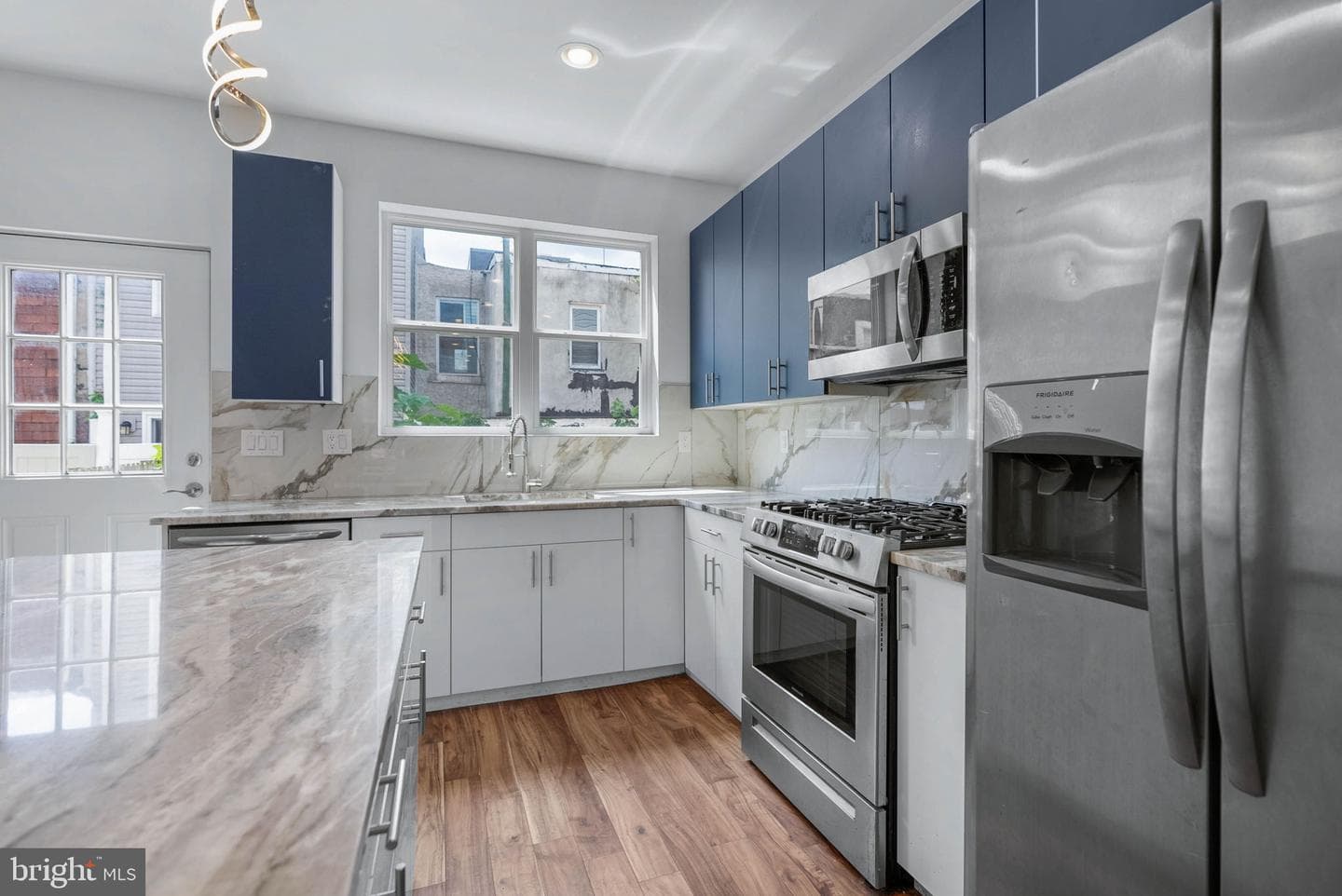 2242 N Howard Street photo 6