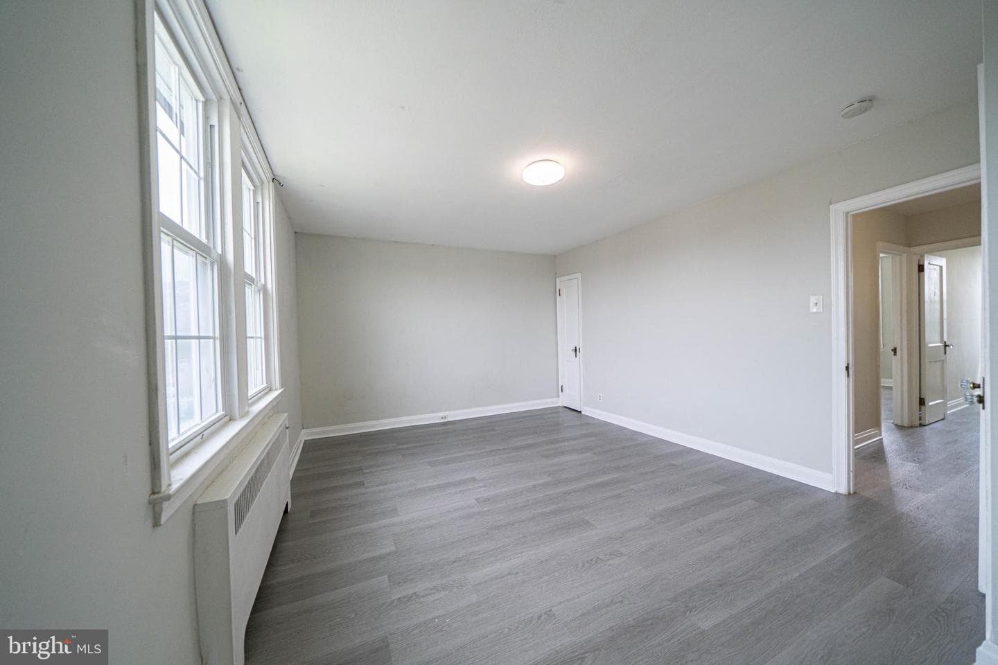 2910 Knorr Street photo 18