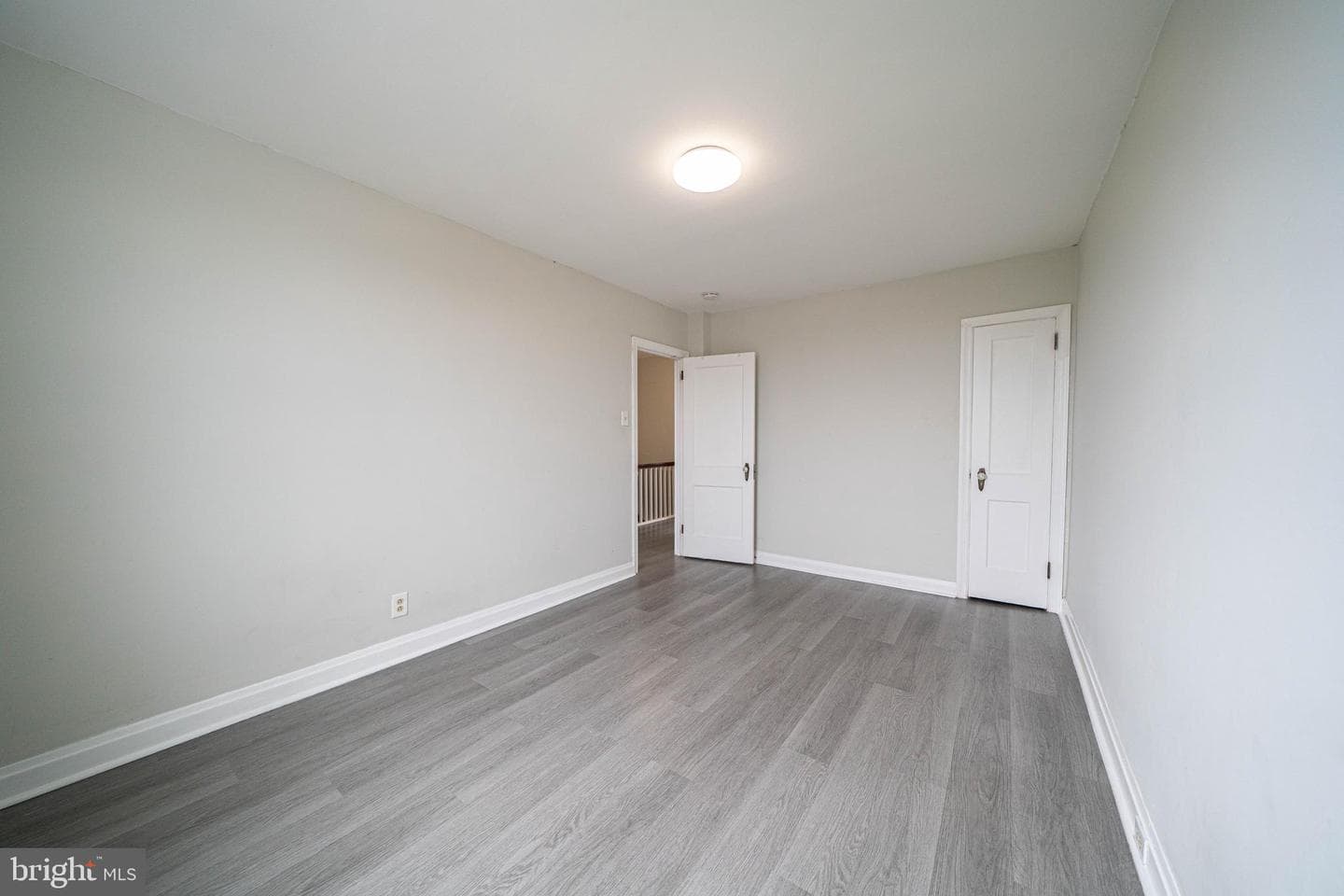 2910 Knorr Street photo 22