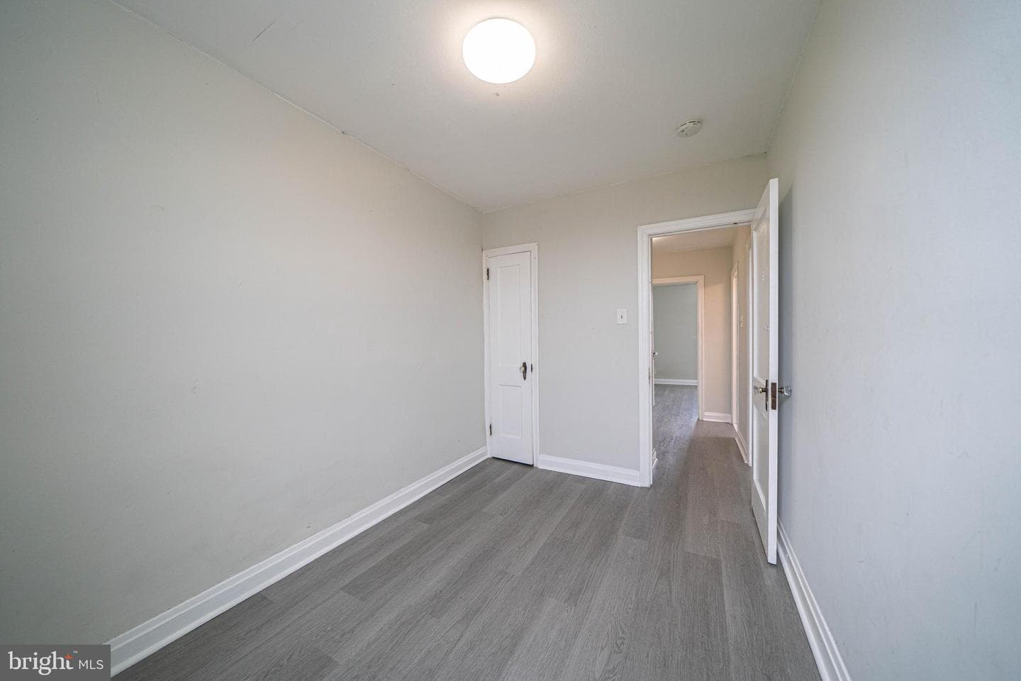 2910 Knorr Street photo 24