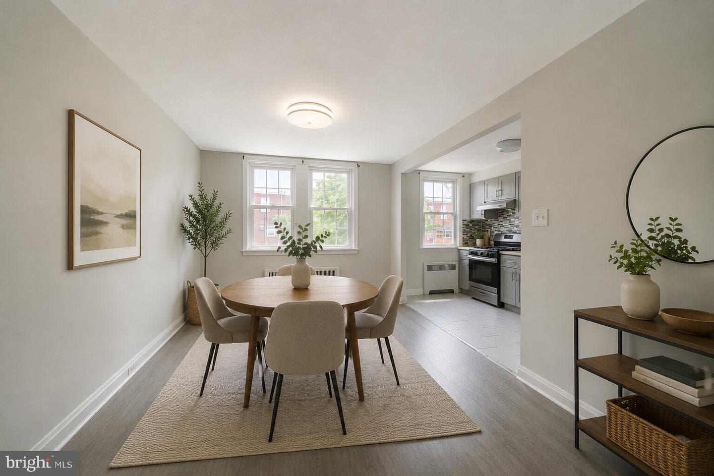 2910 Knorr Street photo 4