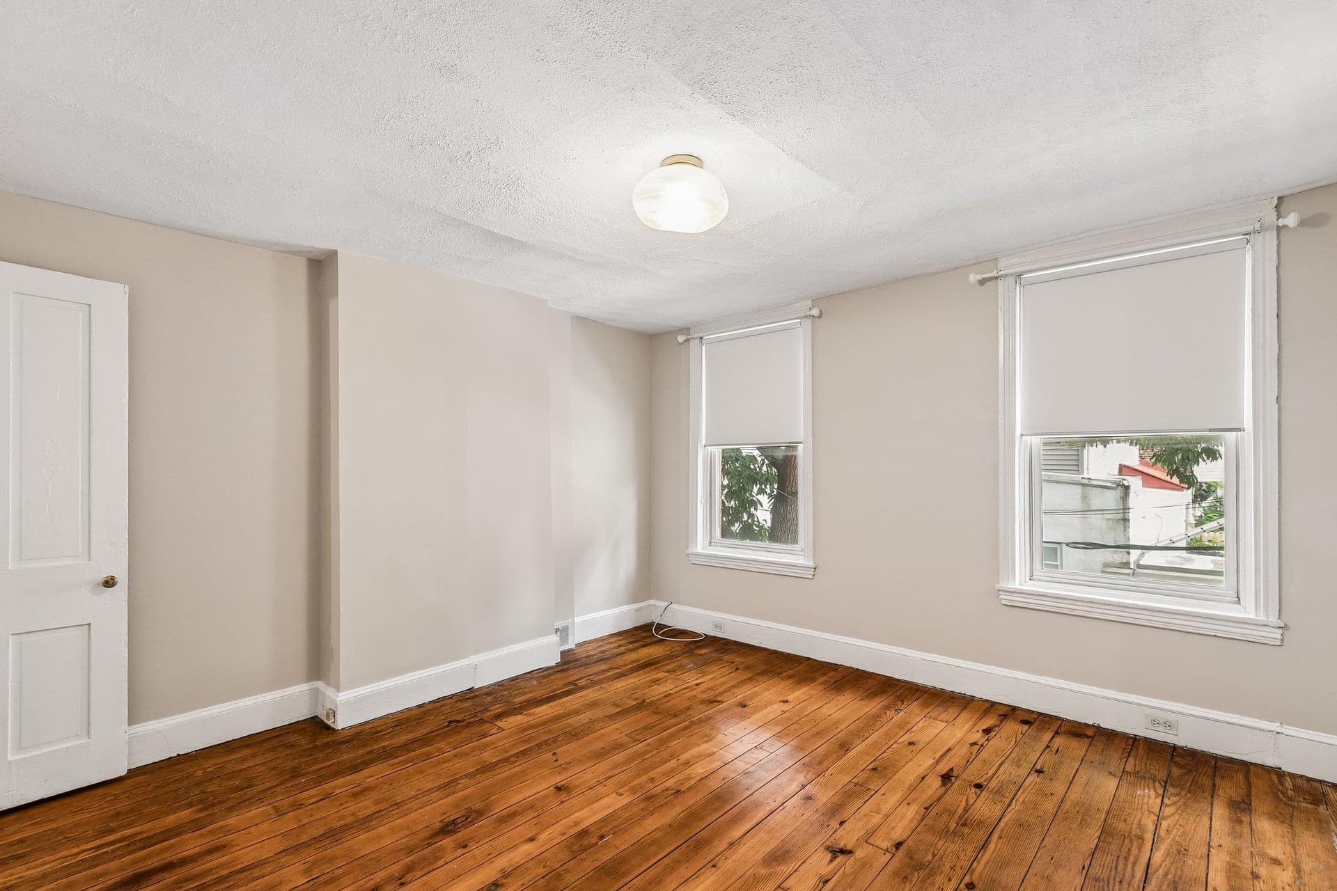 788 N Croskey Street photo 27