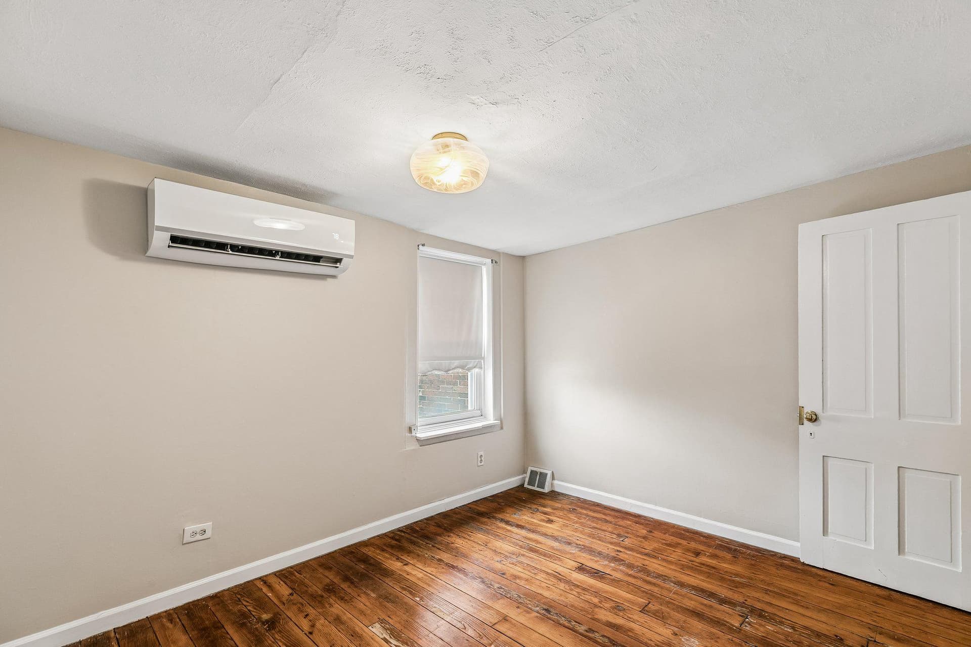 788 N Croskey Street photo 47
