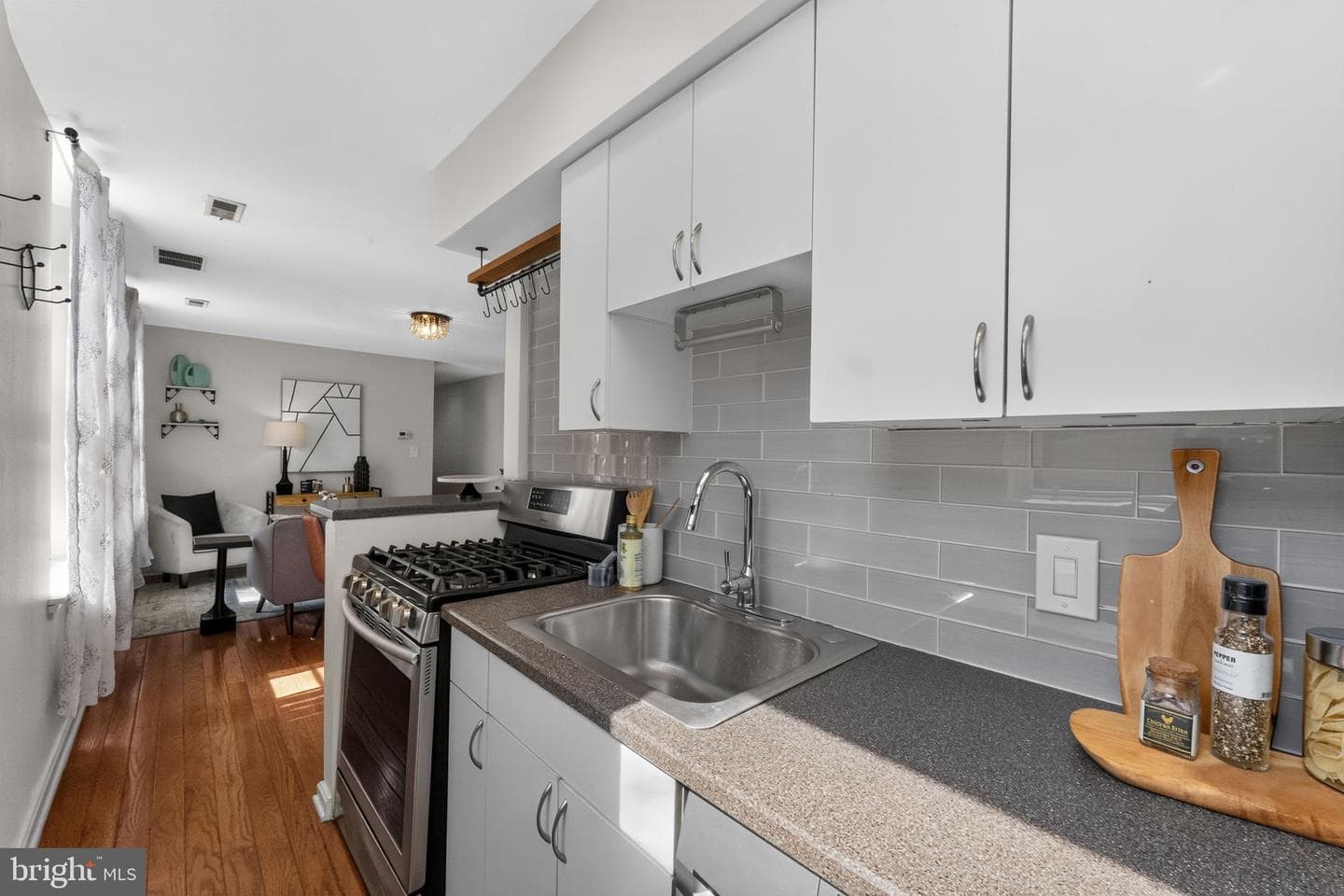 1828 Green Street #3r photo 11