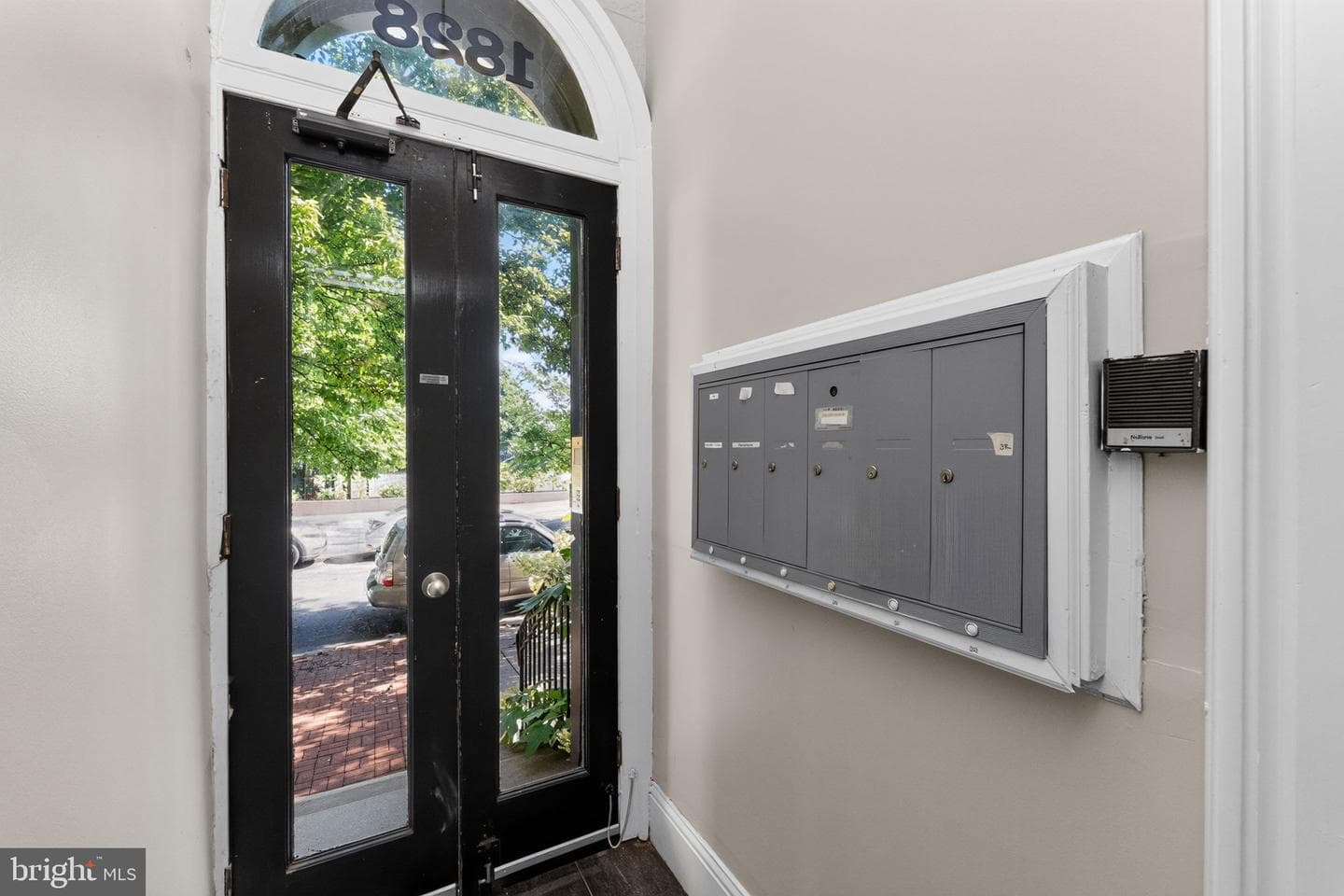 1828 Green Street #3r photo 3